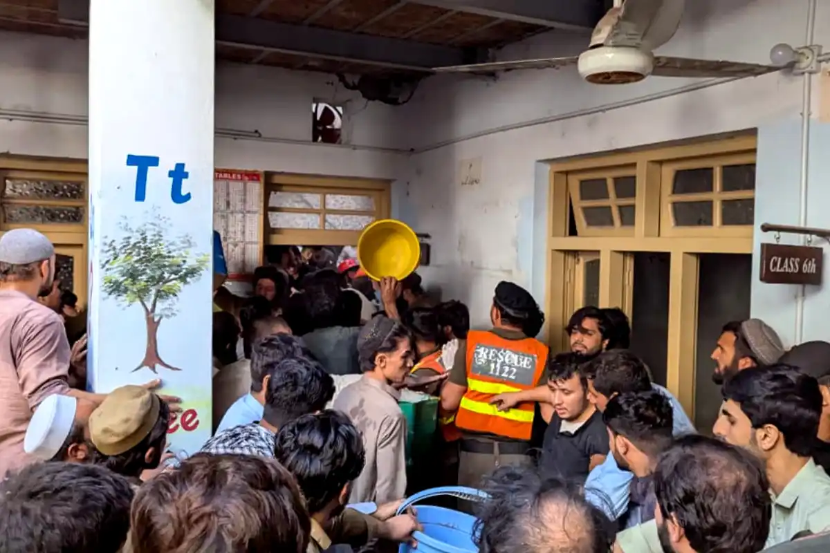 Peshawar School Roof Collapse Kills Six Children and Female Teacher