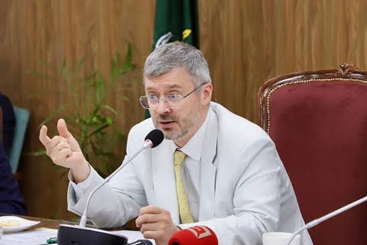 Russia Offers to Help Ease Pakistan-Afghanistan Tensions, Calls for Border Crossings to Reopen